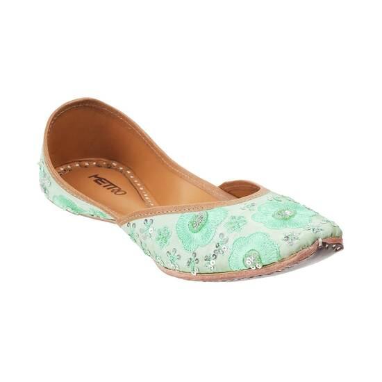 Metro Light-Green Ethnic Mojaris