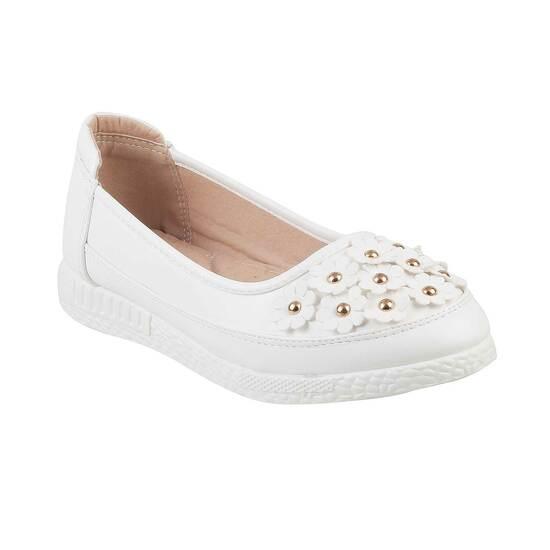 Metro White Casual Ballerinas